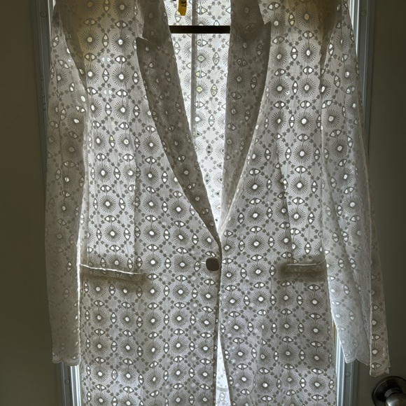 Zara Eyelet white blazer - Picture 7 of 9